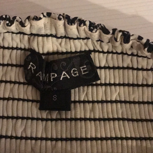 Sleeveless top - Picture 3 of 5